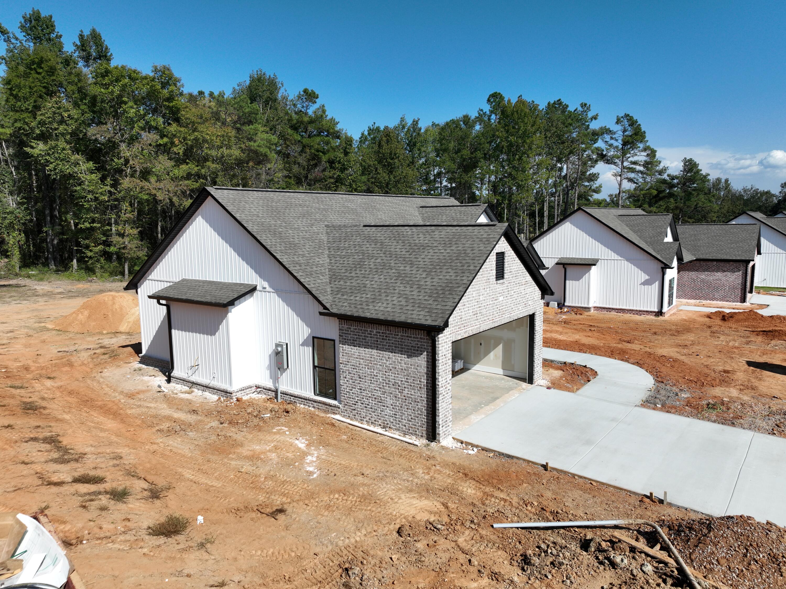 739 County Road 54, L1