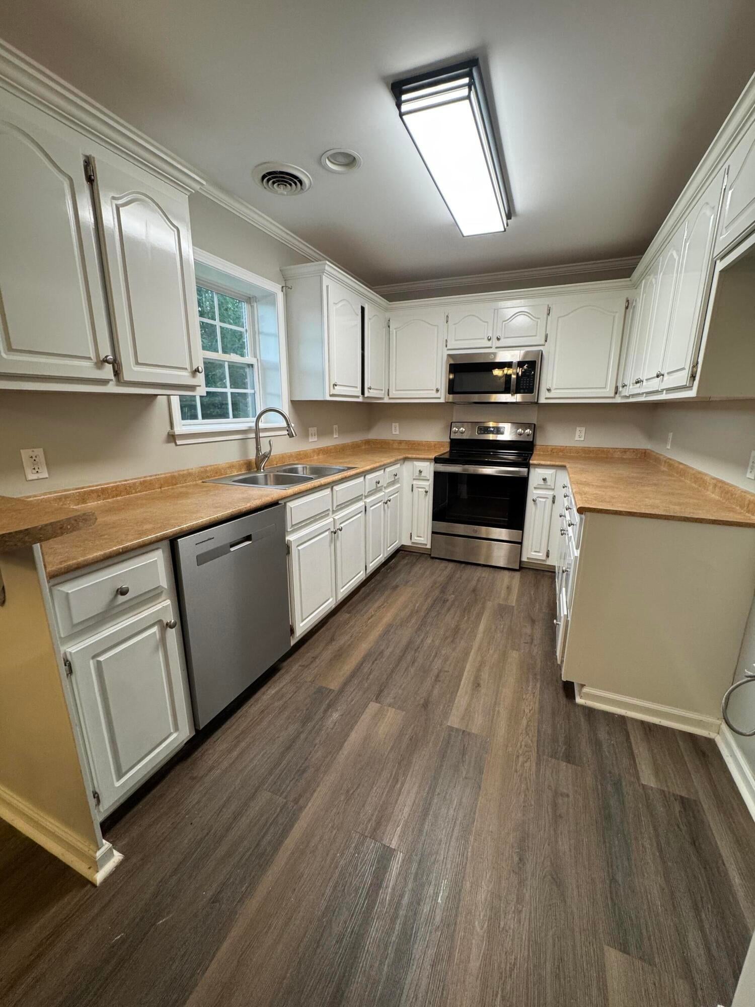 1694 Forest Hill Ln.