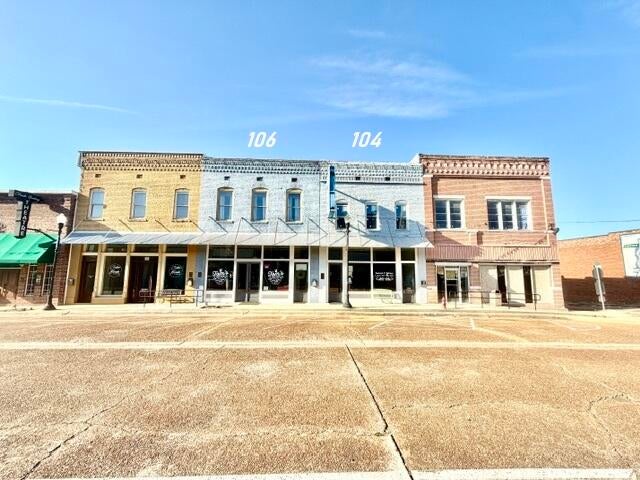 106 W Main St.
