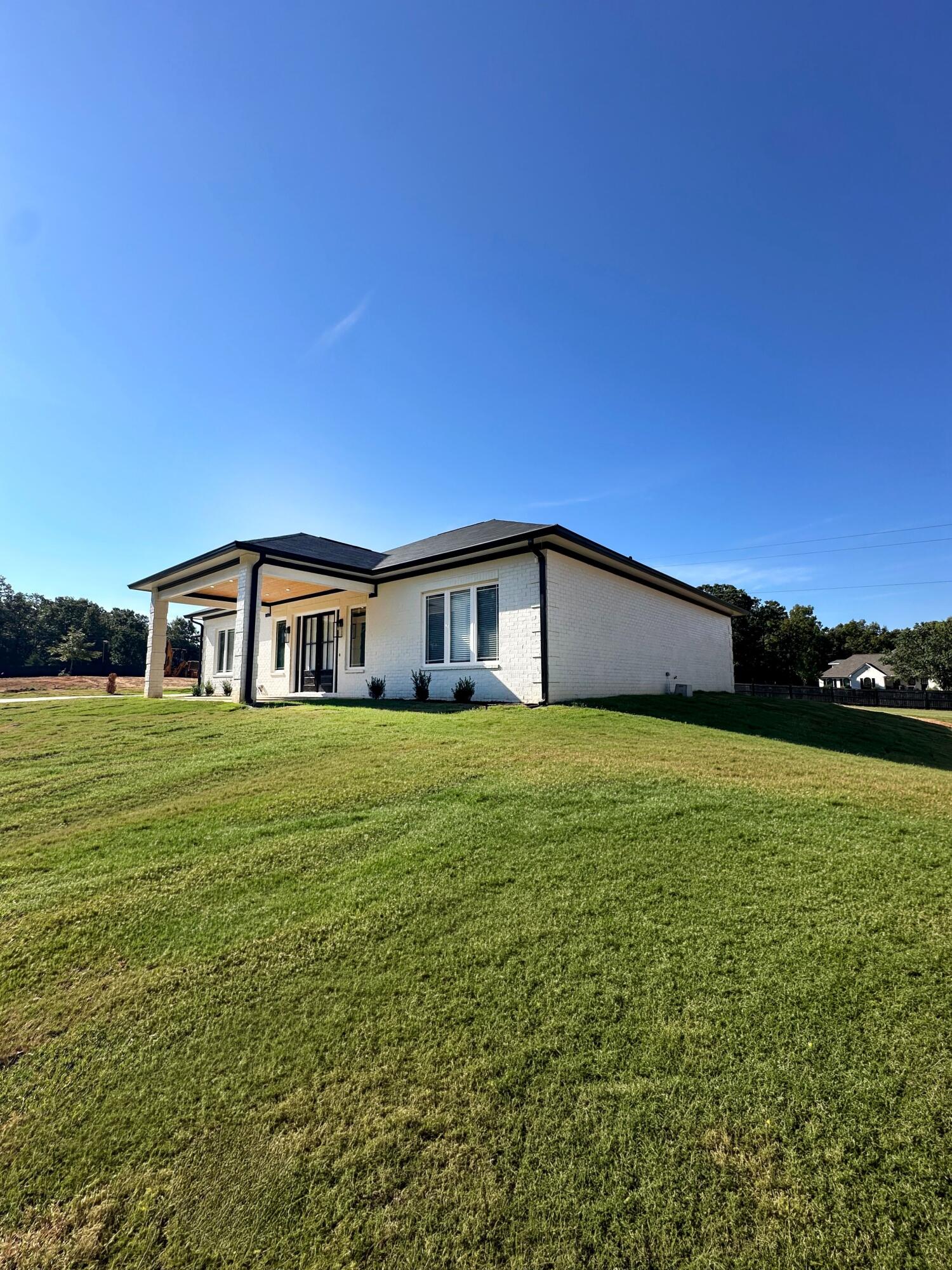 870 Eads Creek Road