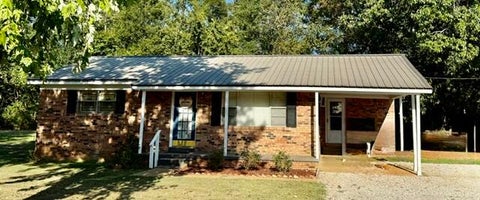 Photo of 323 BOND STREET ST, Pontotoc, MS 38863 (MLS # 26-3383)