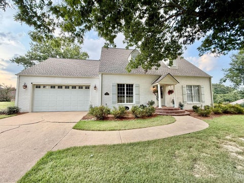 Photo of 4566 Meadow Lake Dr., Tupelo, MS 38801 (MLS # 26-2722)