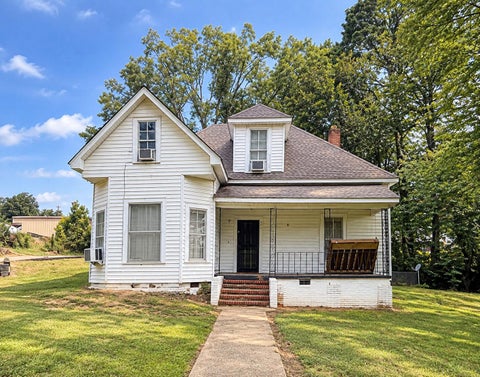Photo of 215 S 3rd St., Baldwyn, MS 38824 (MLS # 26-3114)