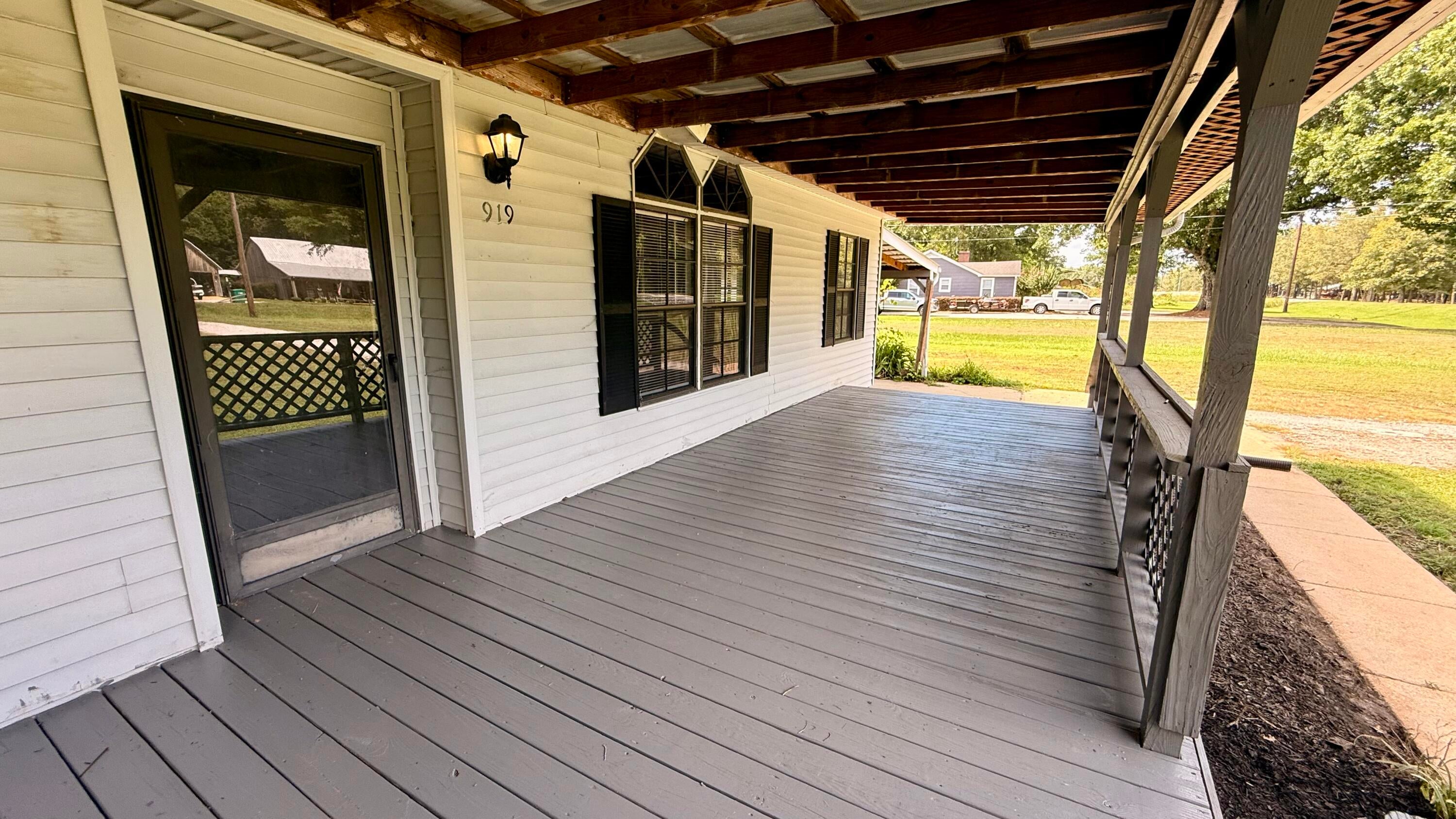 919 County Road 833