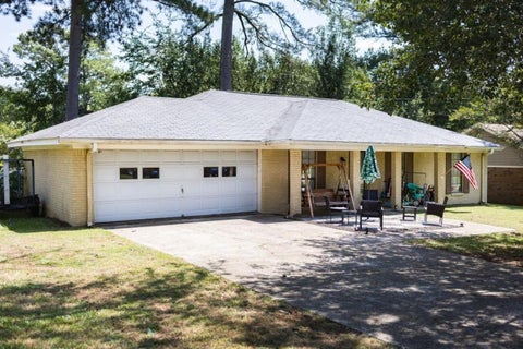 Photo of 402 N Foster Dr., Tupelo, MS 38801 (MLS # 26-3204)