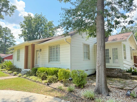 Photo of 103 Davis Dr., Aberdeen, MS 39730 (MLS # 26-2891)