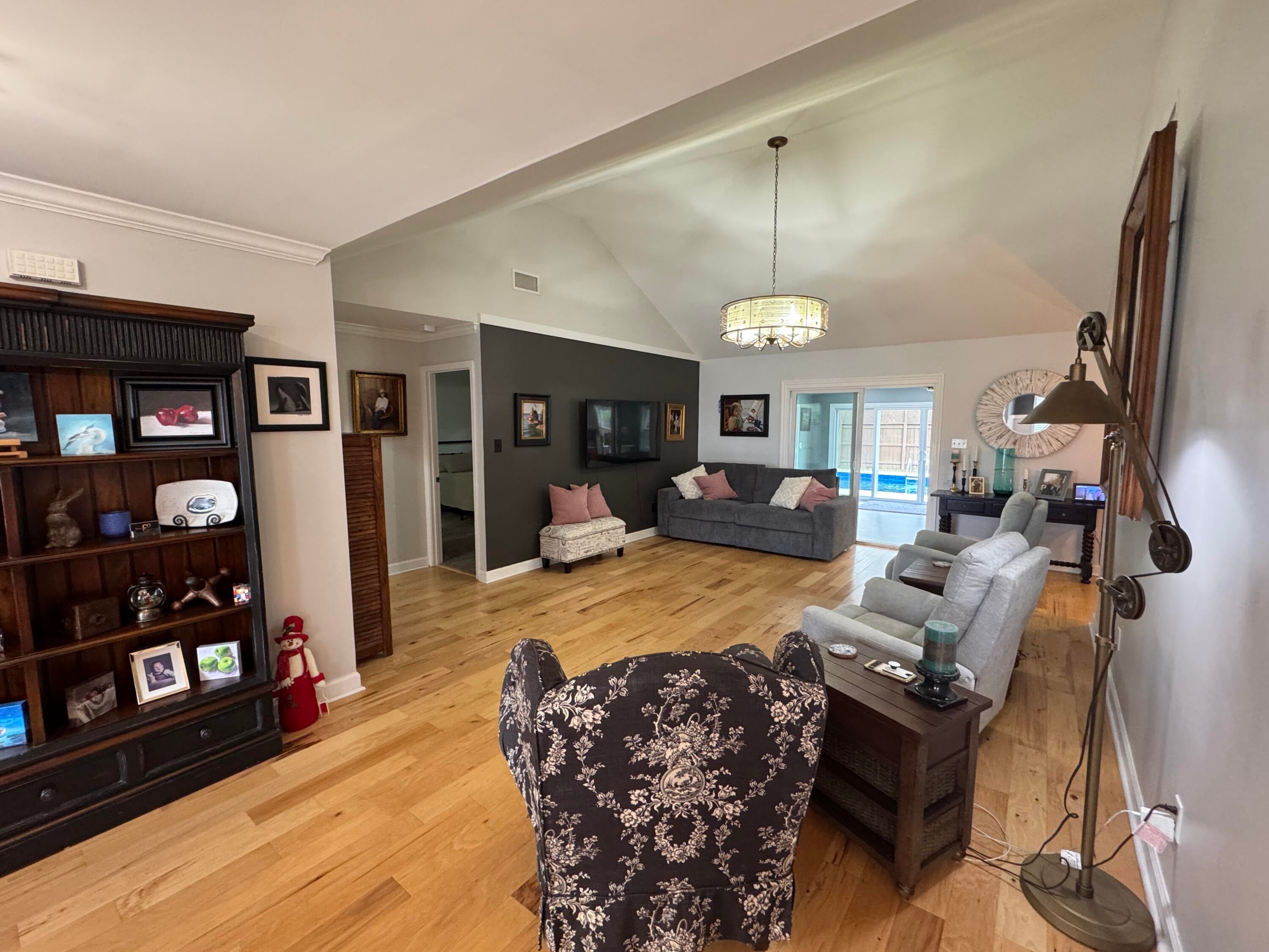 616 McArthur Ln.
