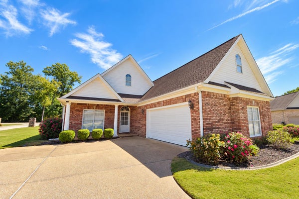 268 SILVERTREE XING, TUPELO, MS 38801 - Image 75cf4c4e7d4704c7614d9d047321e2dd/1302098340