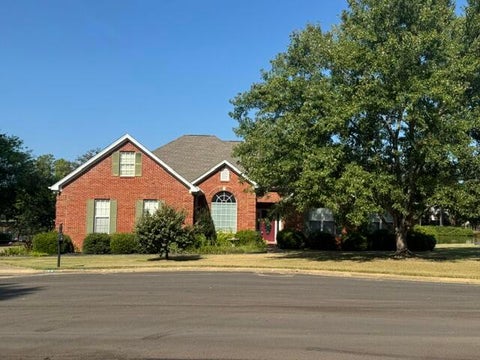 Photo of 129 Lake Ridge Dr., Saltillo, MS 38866 (MLS # 26-2968)