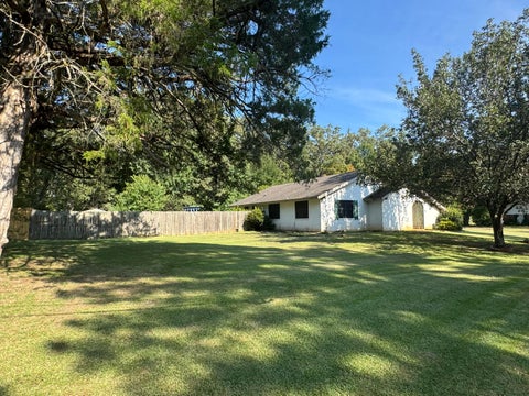 Photo of 101 Whitaker Dr., Houston, MS 38851 (MLS # 26-3185)