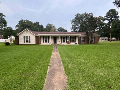 Photo of 303 Bellview Dr., Aberdeen, MS 39730 (MLS # 26-2675)