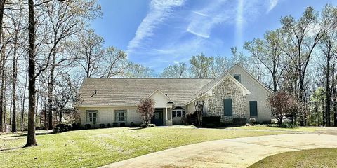Photo of 108 Brookside Court Ct, Tupelo, MS 38801 (MLS # 26-528)