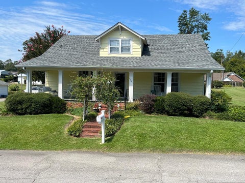 Photo of 303 N Pearl St., Iuka, MS 38852 (MLS # 26-3169)