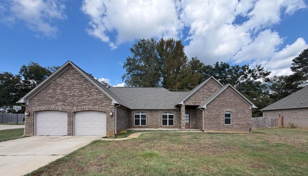 187 CREEKWOOD CIR, SALTILLO, MS 38866 - Image 8c2f7ee6b7e20b7d39e9be8c813f612d/2311330830