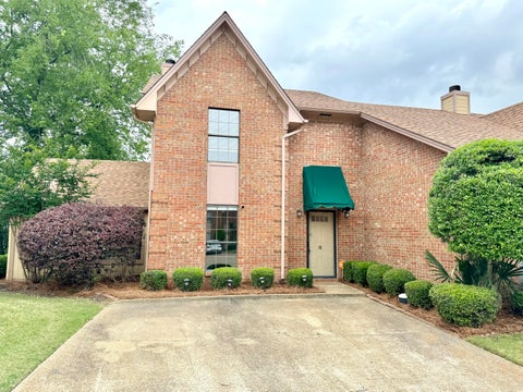 Photo of 15 Hedgerow Dr., Tupelo, MS 38801 (MLS # 26-2121)