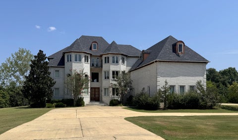 Photo of 186 Ridgelake Dr., Tupelo, MS 38801 (MLS # 26-3178)