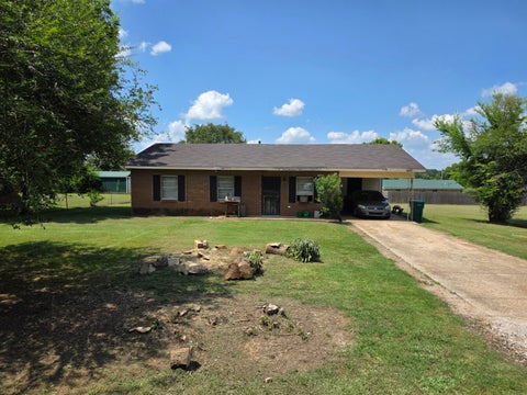 Photo of 208 E Wheeler Ave., Okolona, MS 38860 (MLS # 26-2986)