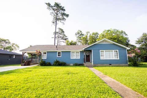 Photo of 911 N 8th Ave., Amory, MS 38821 (MLS # 26-2339)