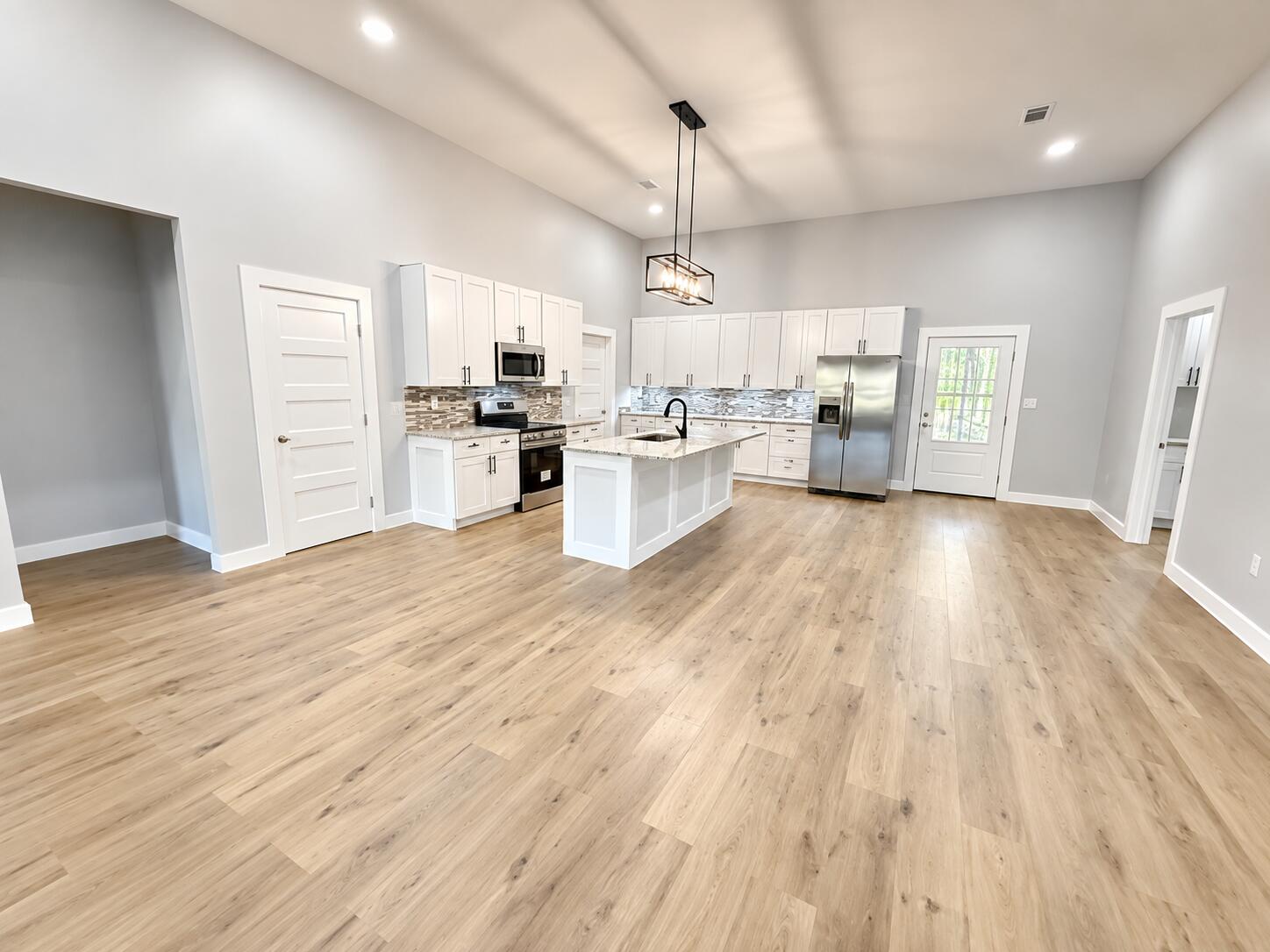 125 White Oak Ln.