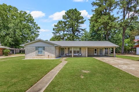 Photo of 2604 Pemberton Ave., Tupelo, MS 38801 (MLS # 26-2042)