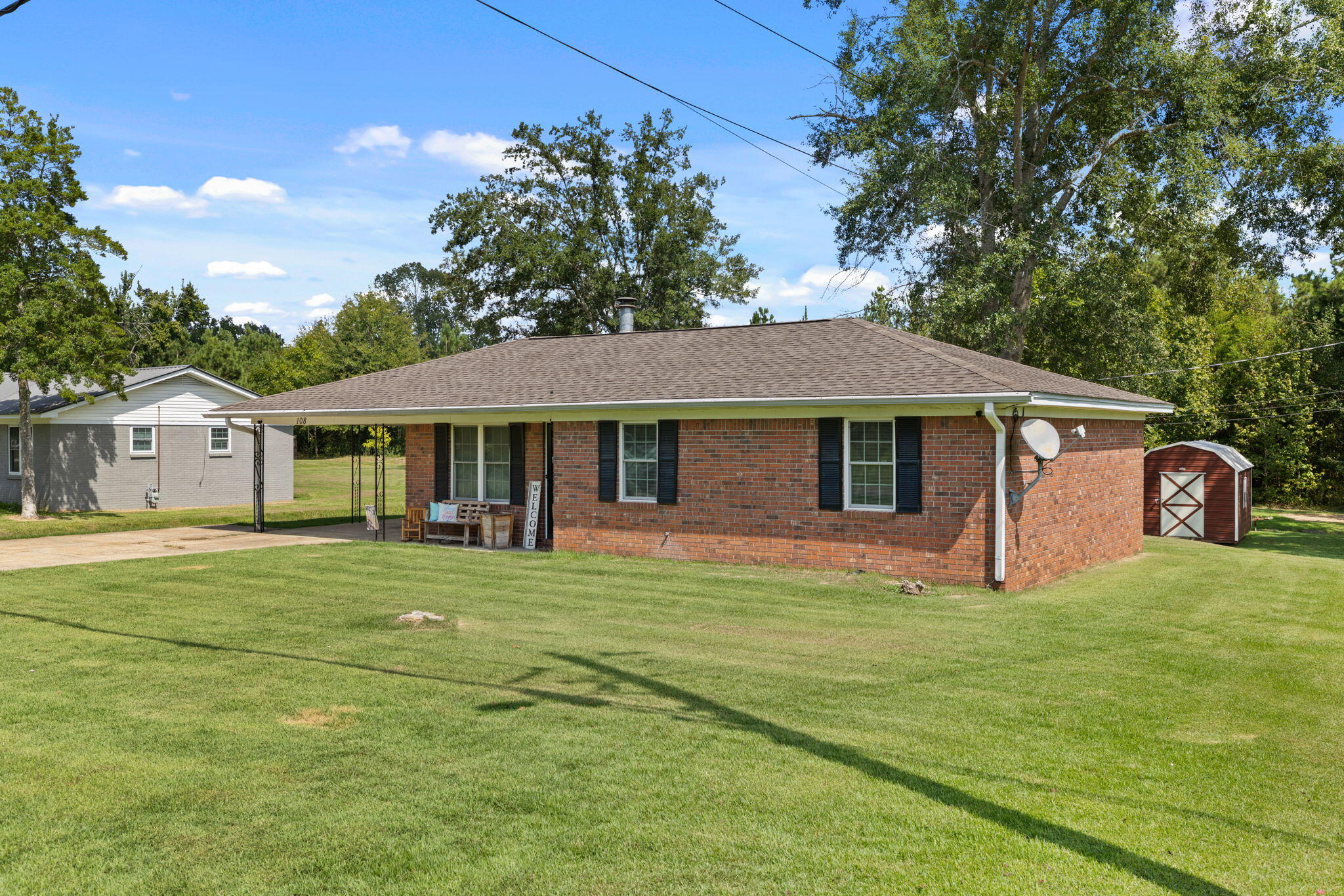 108 Meadow Ln.