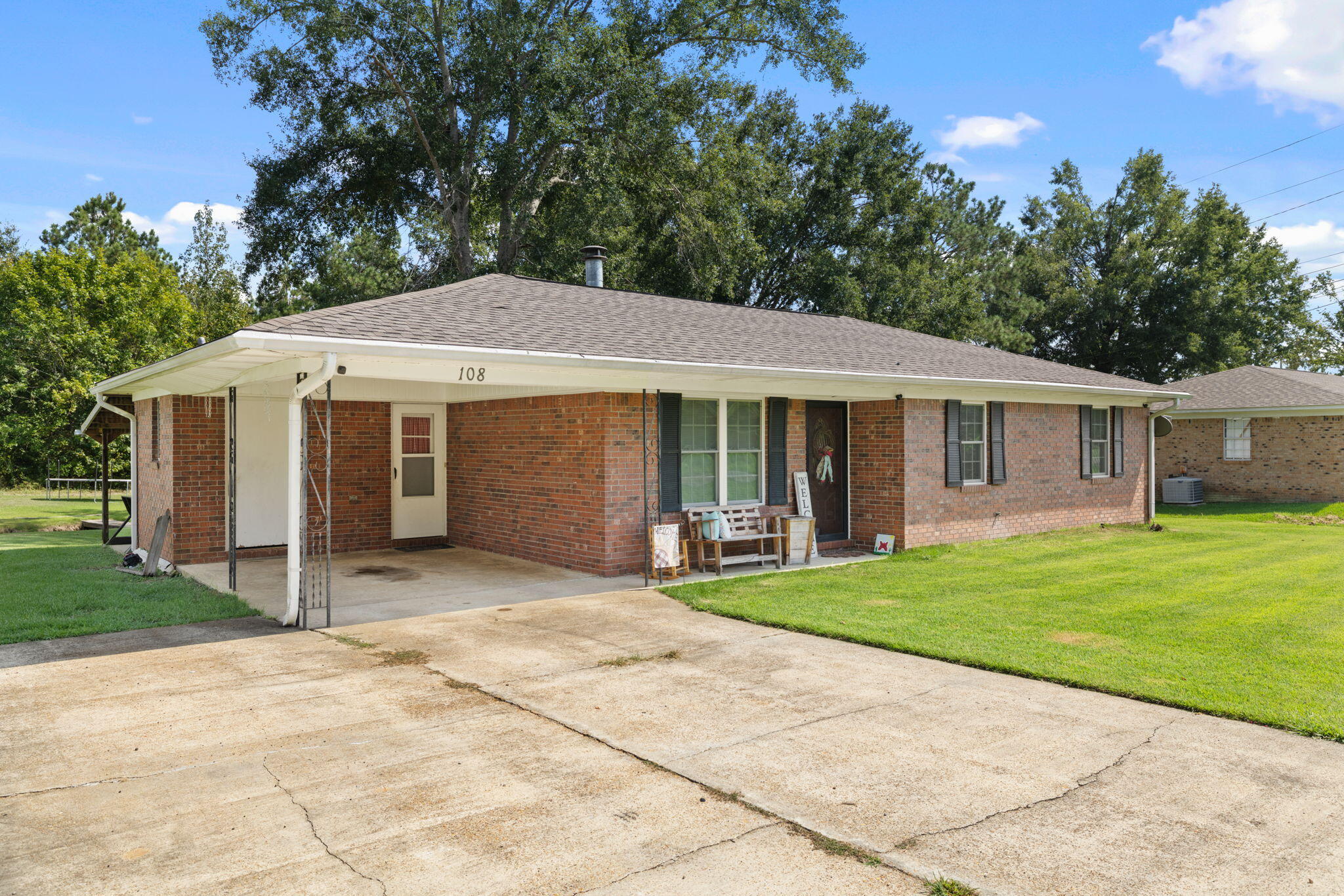 108 Meadow Ln.