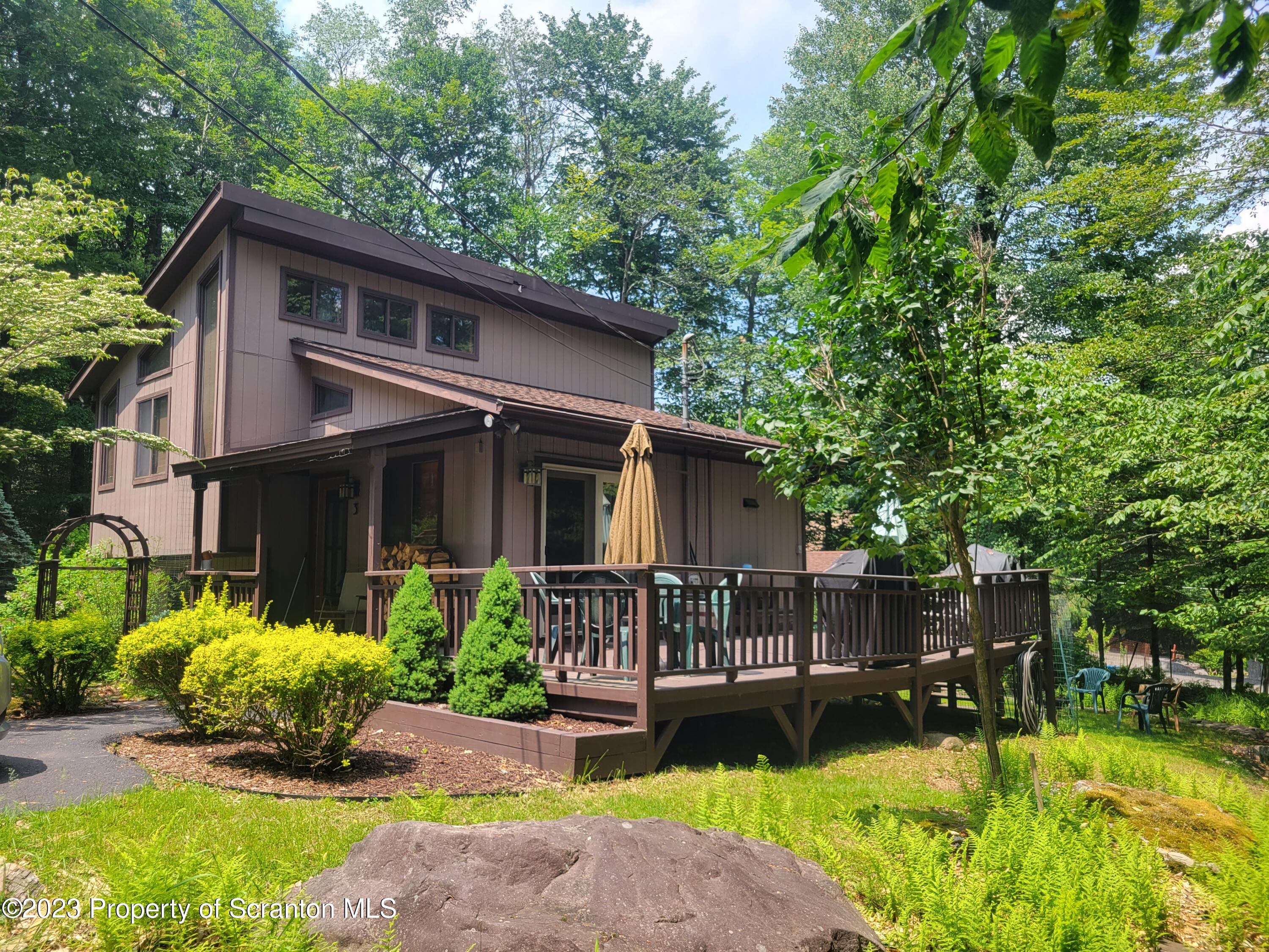 Photo 1 of 34 — 1006 Fawnridge Drive, Newfoundland, PA 18445