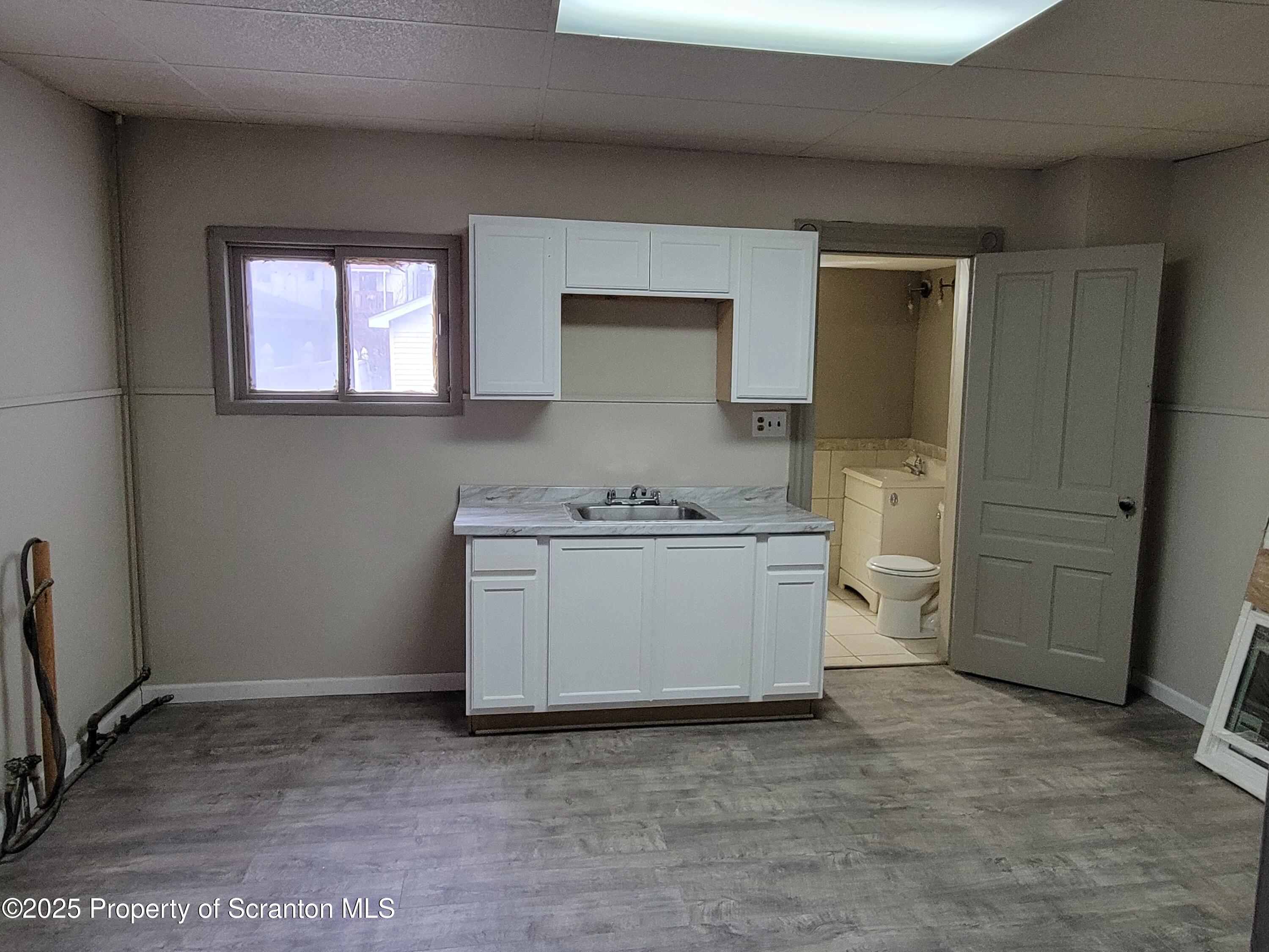 Scranton, Pennsylvania 18504, United States, 6 Bedrooms Bedrooms, ,4 BathroomsBathrooms,Residential,Active,177304