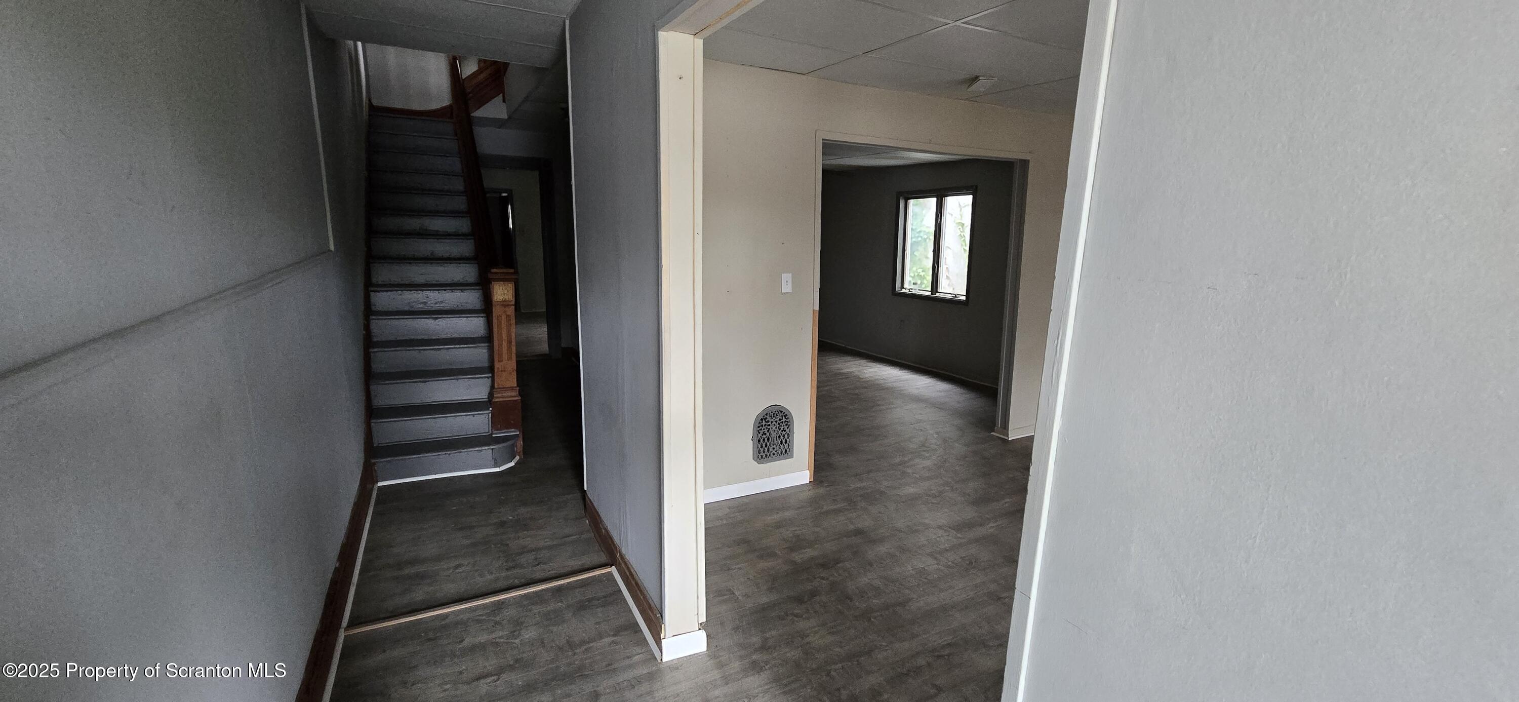 Scranton, Pennsylvania 18504, United States, 6 Bedrooms Bedrooms, ,4 BathroomsBathrooms,Residential,Active,177304