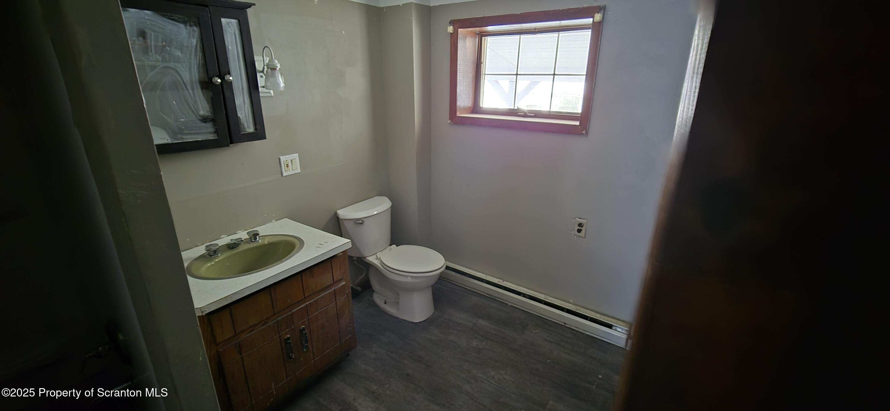 Scranton, Pennsylvania 18504, United States, 6 Bedrooms Bedrooms, ,4 BathroomsBathrooms,Residential,Active,177304