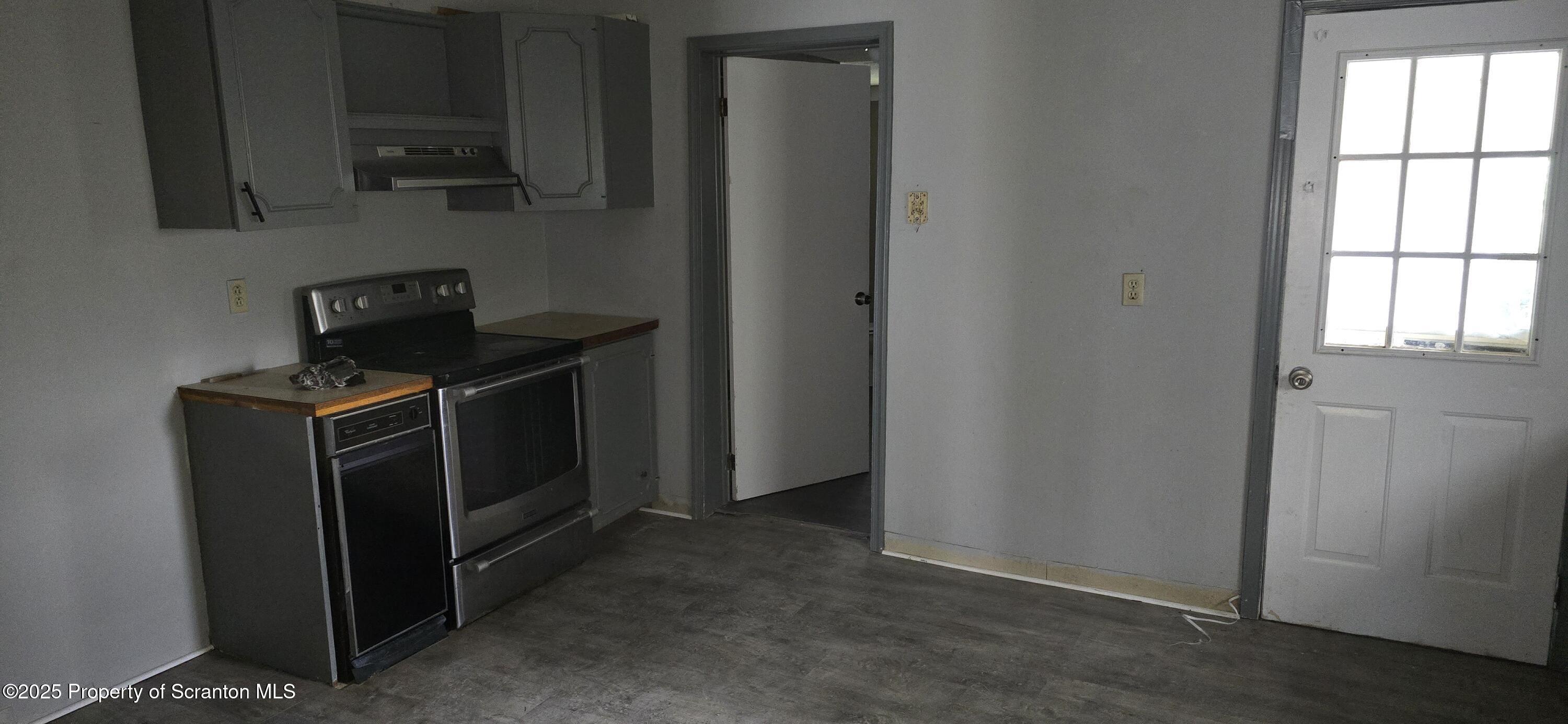 Scranton, Pennsylvania 18504, United States, 6 Bedrooms Bedrooms, ,4 BathroomsBathrooms,Residential,Active,177304