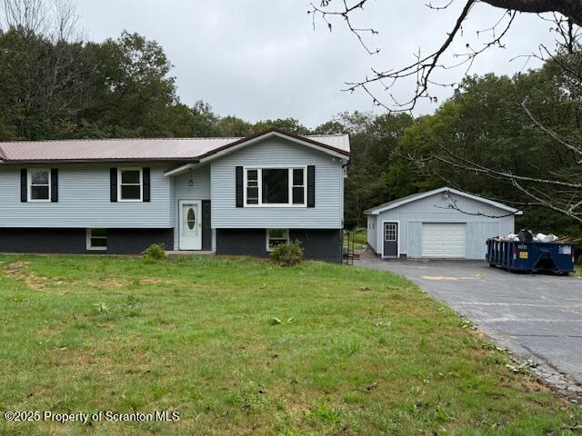 Clifford Twp, Pennsylvania 18421, United States, 4 Bedrooms Bedrooms, ,3 BathroomsBathrooms,Residential,Active,196835