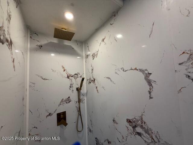 Clifford Twp, Pennsylvania 18421, United States, 4 Bedrooms Bedrooms, ,3 BathroomsBathrooms,Residential,Active,196835