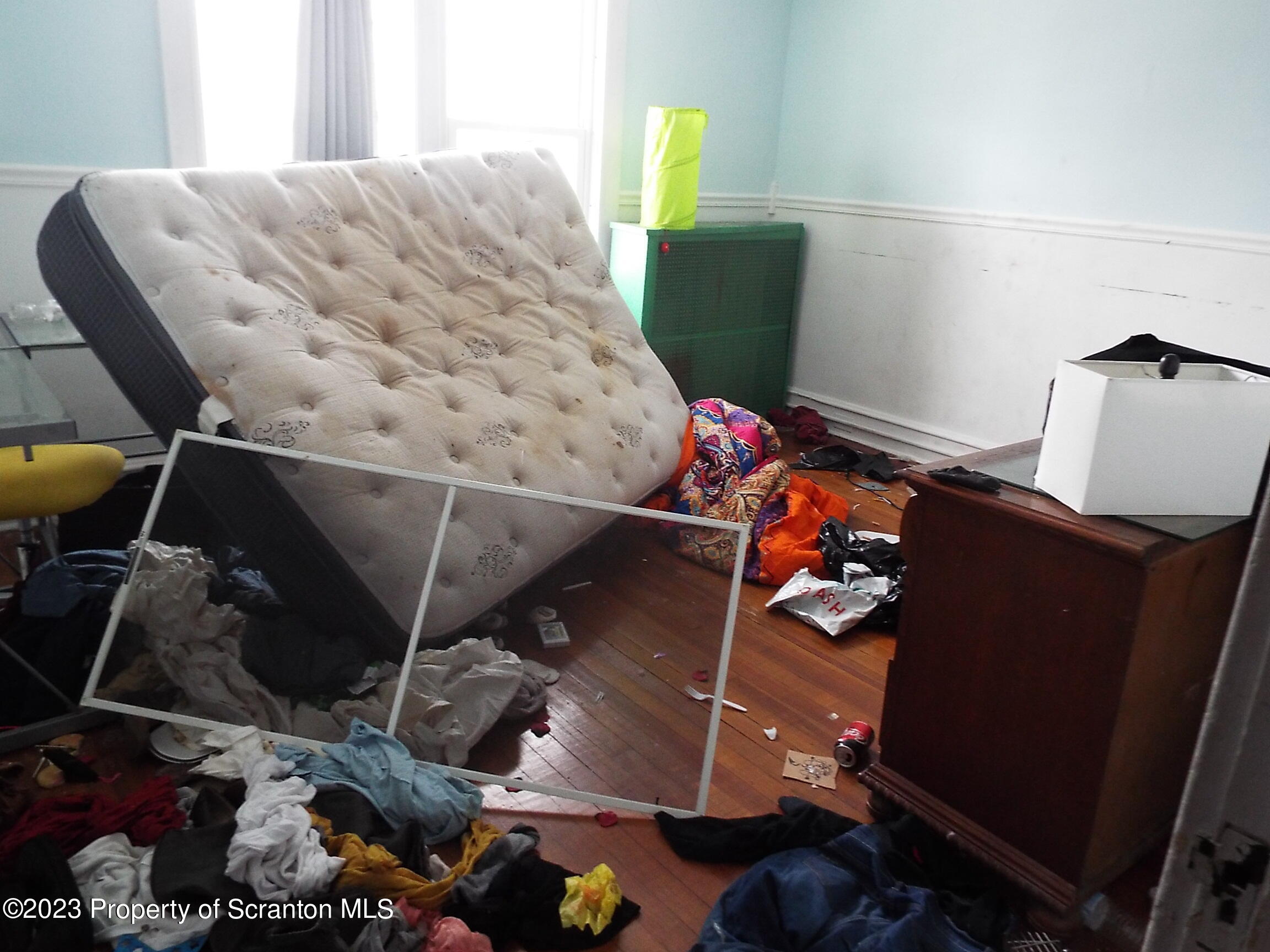 Scranton, Pennsylvania 18510, United States, 3 Bedrooms Bedrooms, ,2 BathroomsBathrooms,Residential,Pending,73332