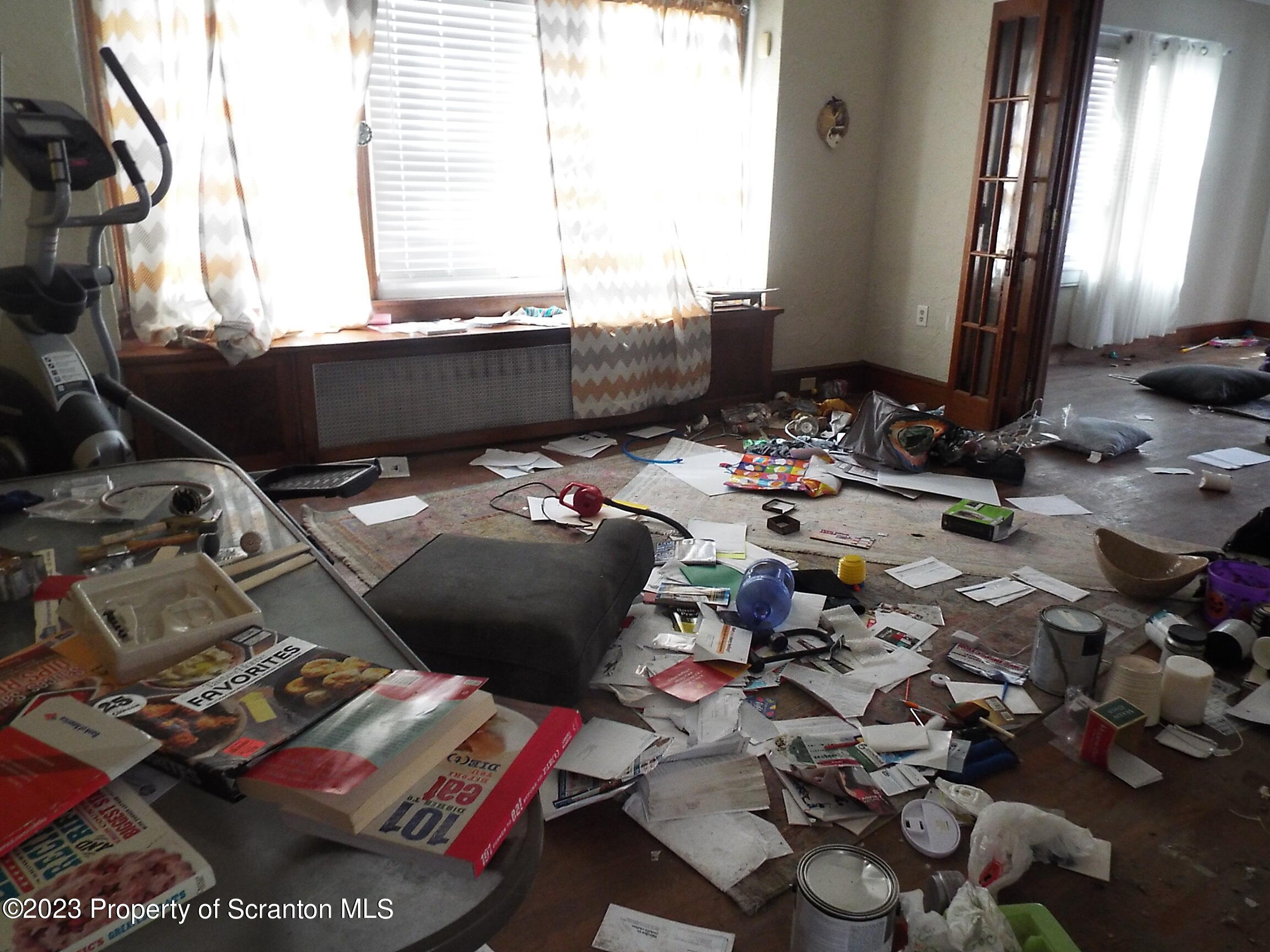 Scranton, Pennsylvania 18510, United States, 3 Bedrooms Bedrooms, ,2 BathroomsBathrooms,Residential,Pending,73332