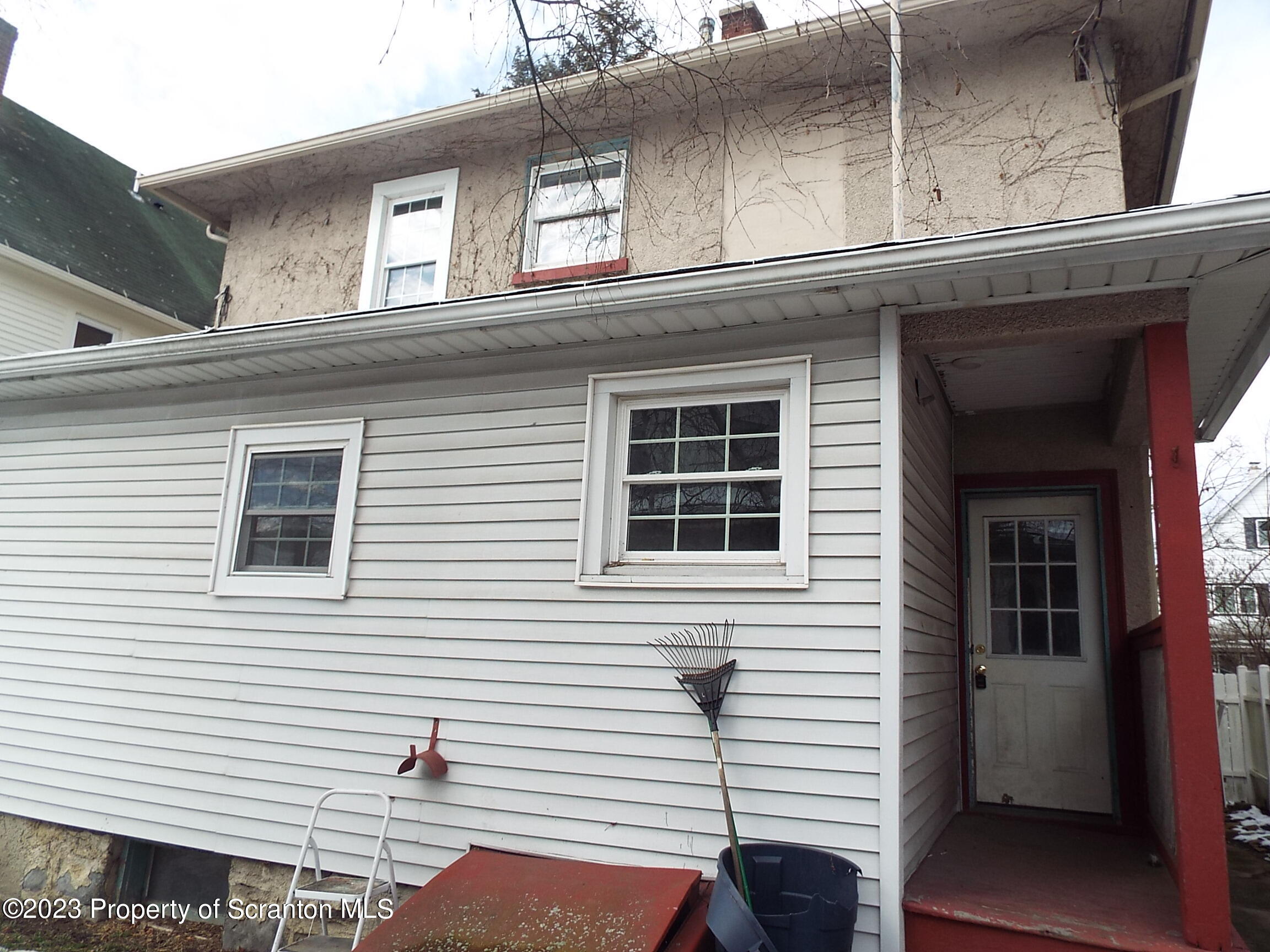 Scranton, Pennsylvania 18510, United States, 3 Bedrooms Bedrooms, ,2 BathroomsBathrooms,Residential,Pending,73332