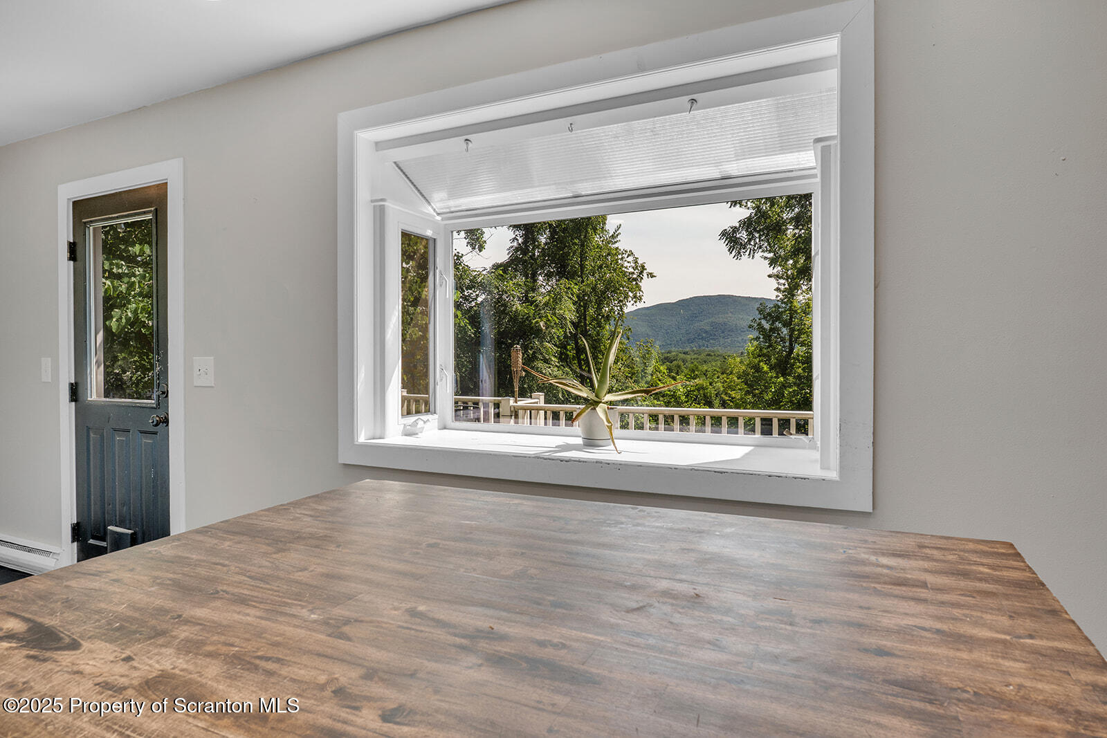 Tunkhannock, Pennsylvania 18657, United States, 4 Bedrooms Bedrooms, ,3 BathroomsBathrooms,Residential,Active,185156