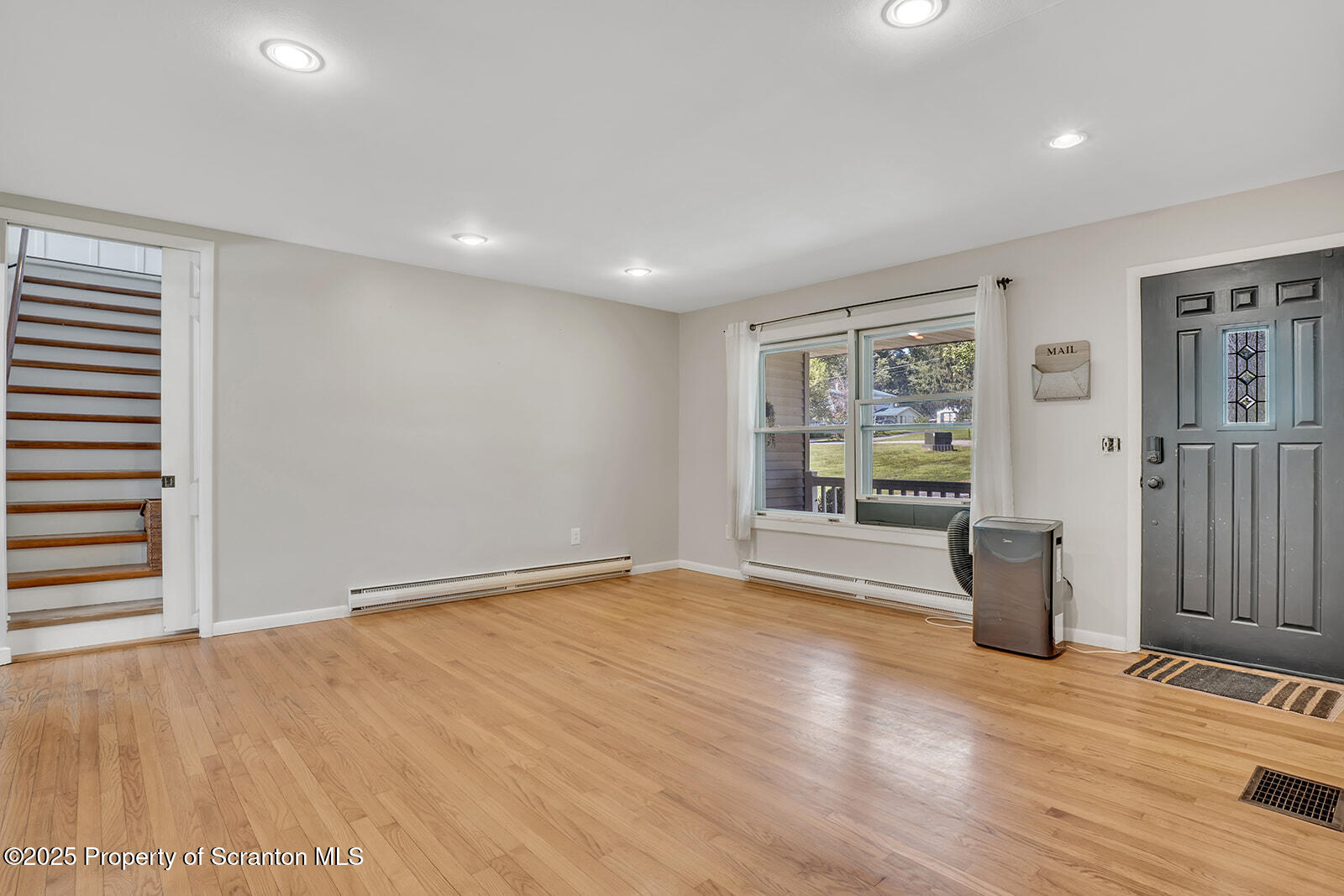 Tunkhannock, Pennsylvania 18657, United States, 4 Bedrooms Bedrooms, ,3 BathroomsBathrooms,Residential,Active,185156