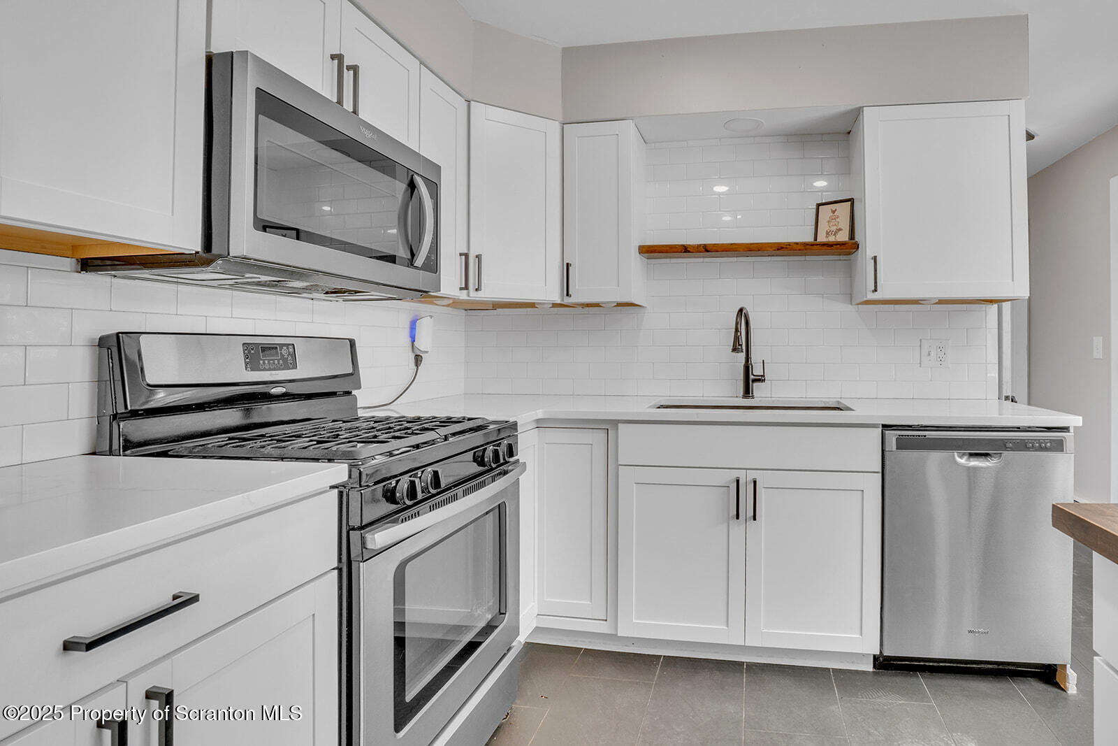 Tunkhannock, Pennsylvania 18657, United States, 4 Bedrooms Bedrooms, ,3 BathroomsBathrooms,Residential,Active,185156