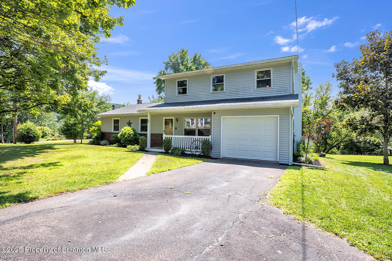 Tunkhannock, Pennsylvania 18657, United States, 4 Bedrooms Bedrooms, ,3 BathroomsBathrooms,Residential,Active,185156