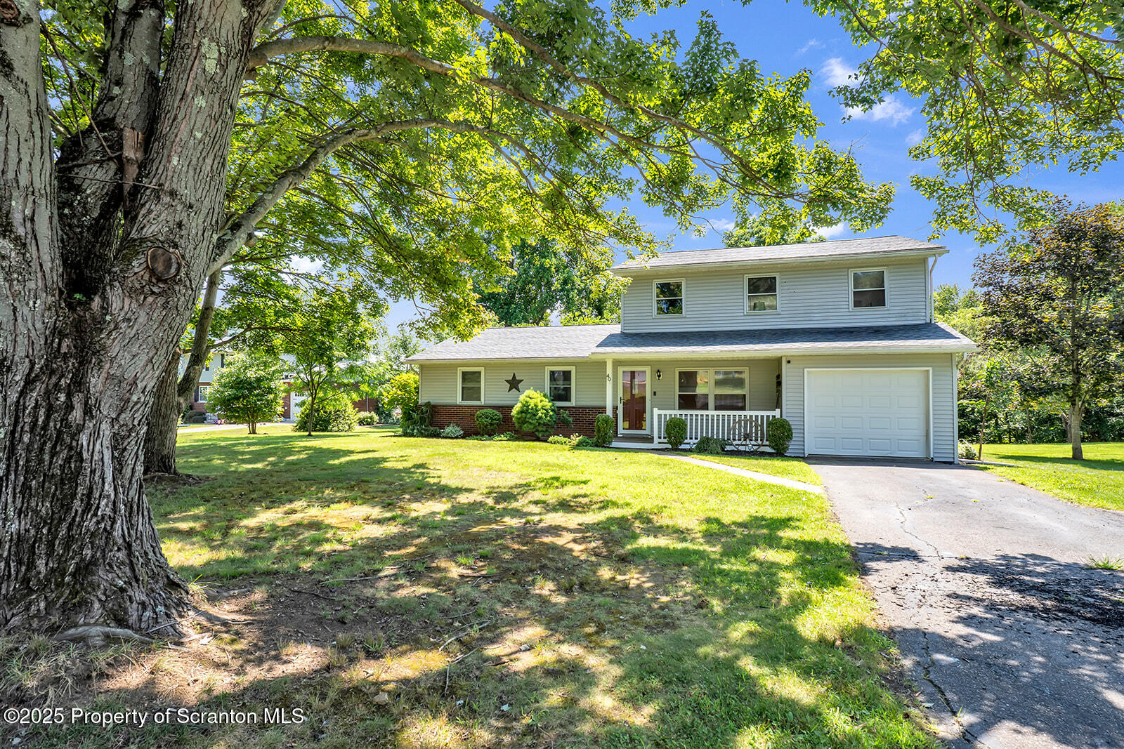 Tunkhannock, Pennsylvania 18657, United States, 4 Bedrooms Bedrooms, ,3 BathroomsBathrooms,Residential,Active,185156