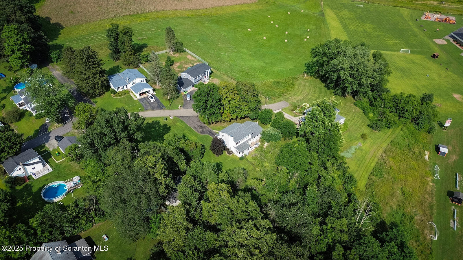 Tunkhannock, Pennsylvania 18657, United States, 4 Bedrooms Bedrooms, ,3 BathroomsBathrooms,Residential,Active,185156