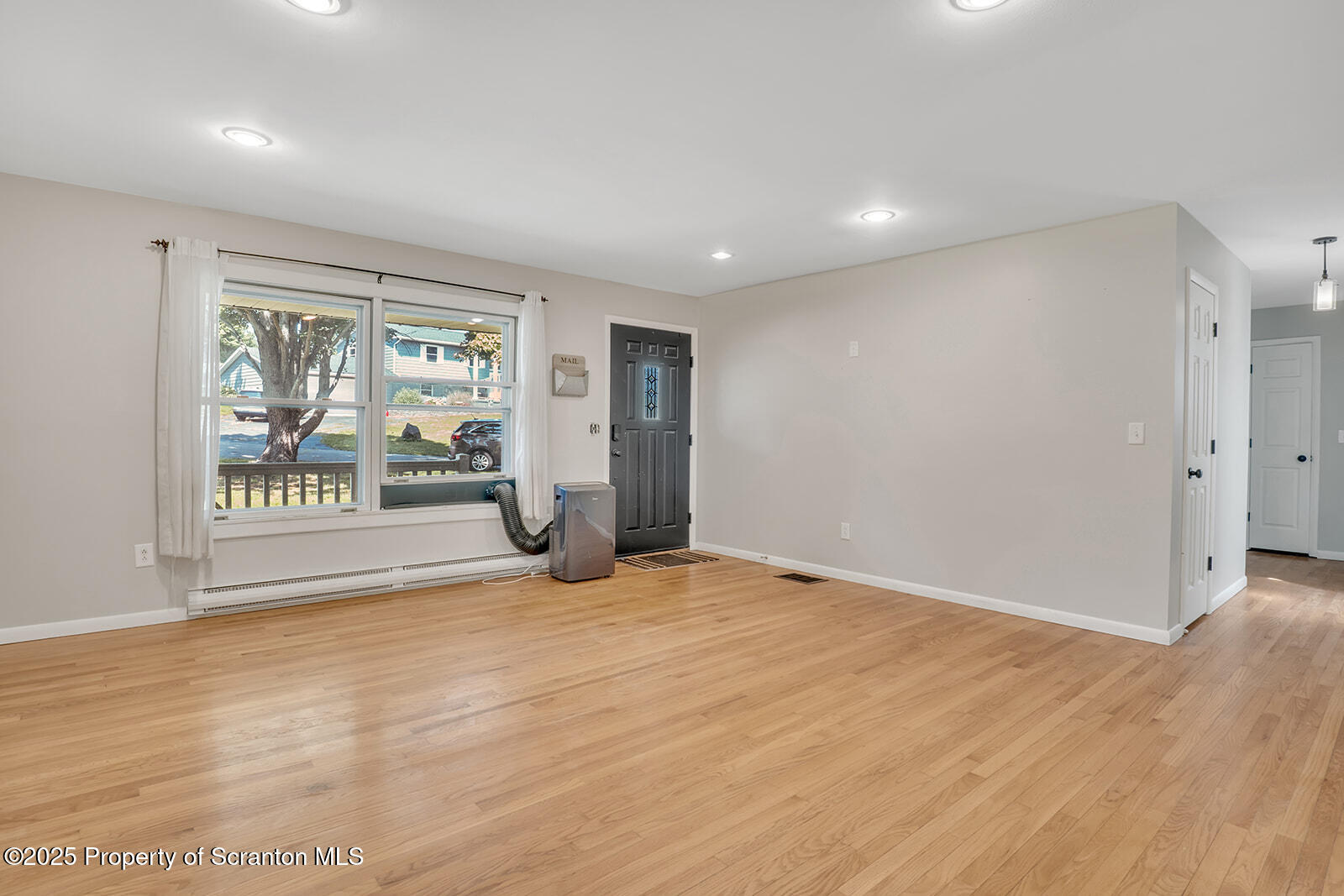 Tunkhannock, Pennsylvania 18657, United States, 4 Bedrooms Bedrooms, ,3 BathroomsBathrooms,Residential,Active,185156