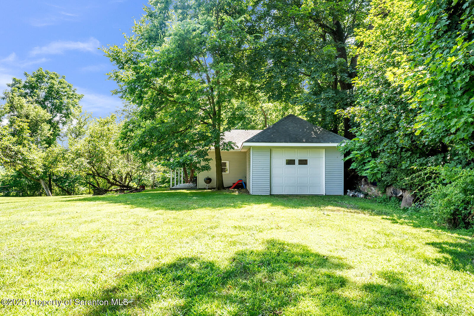 Tunkhannock, Pennsylvania 18657, United States, 4 Bedrooms Bedrooms, ,3 BathroomsBathrooms,Residential,Active,185156