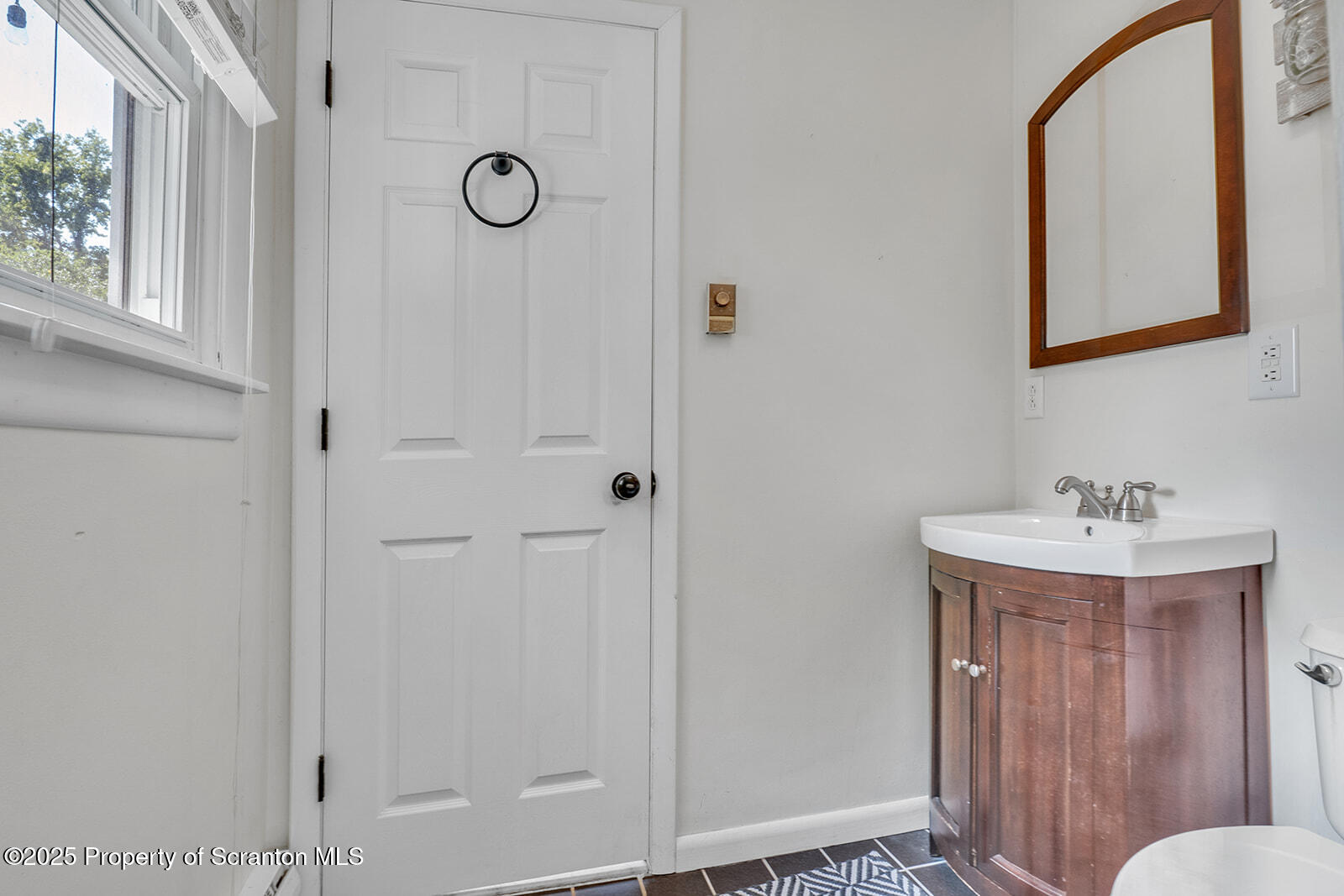 Tunkhannock, Pennsylvania 18657, United States, 4 Bedrooms Bedrooms, ,3 BathroomsBathrooms,Residential,Active,185156