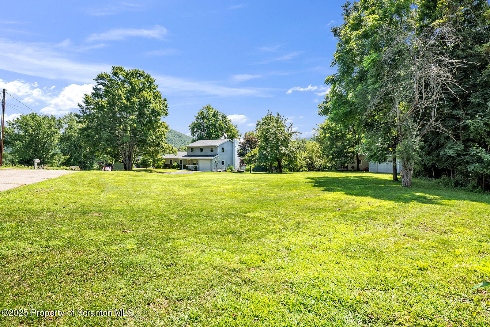 Tunkhannock, Pennsylvania 18657, United States, 4 Bedrooms Bedrooms, ,3 BathroomsBathrooms,Residential,Active,185156