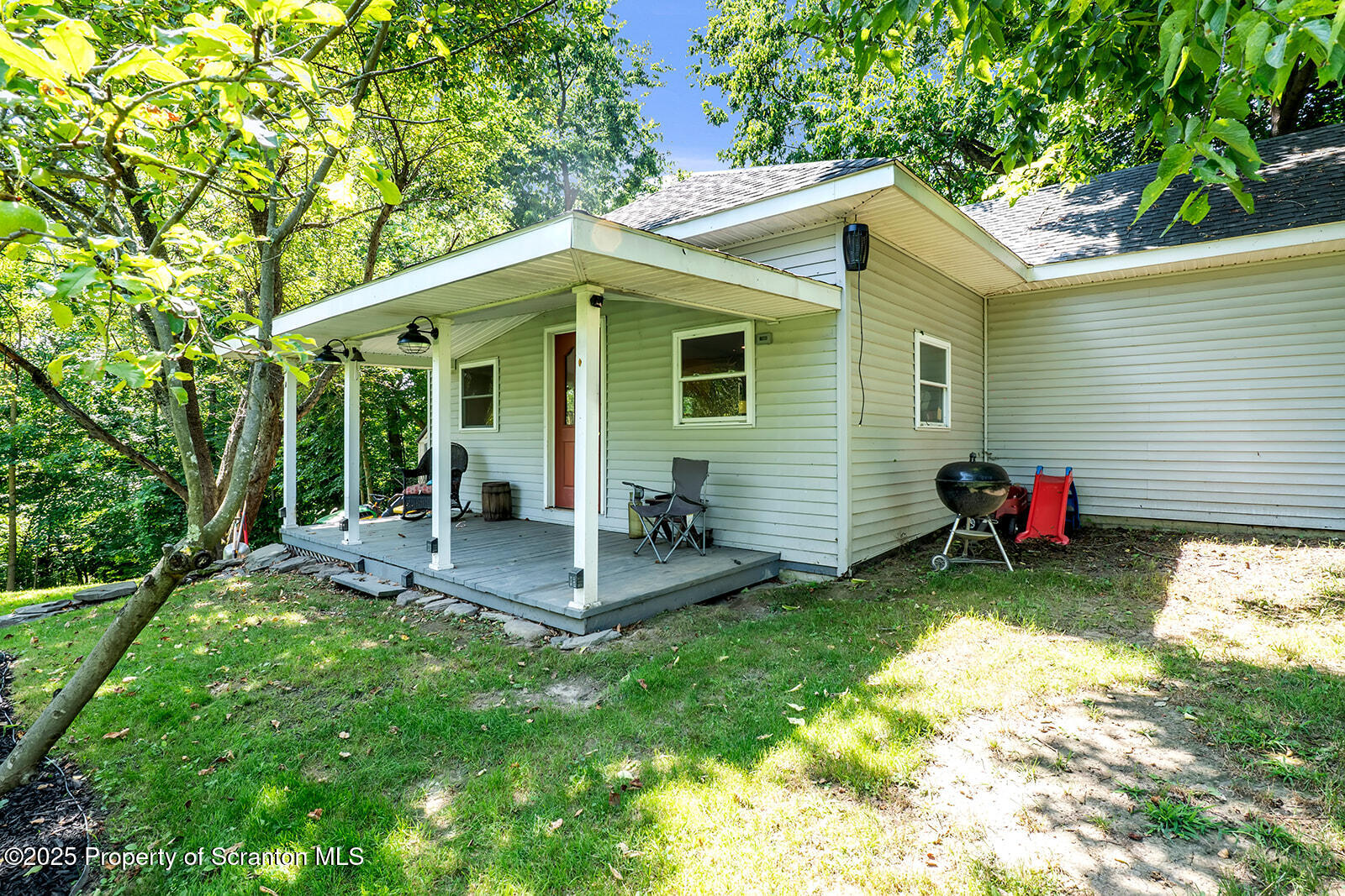 Tunkhannock, Pennsylvania 18657, United States, 4 Bedrooms Bedrooms, ,3 BathroomsBathrooms,Residential,Active,185156
