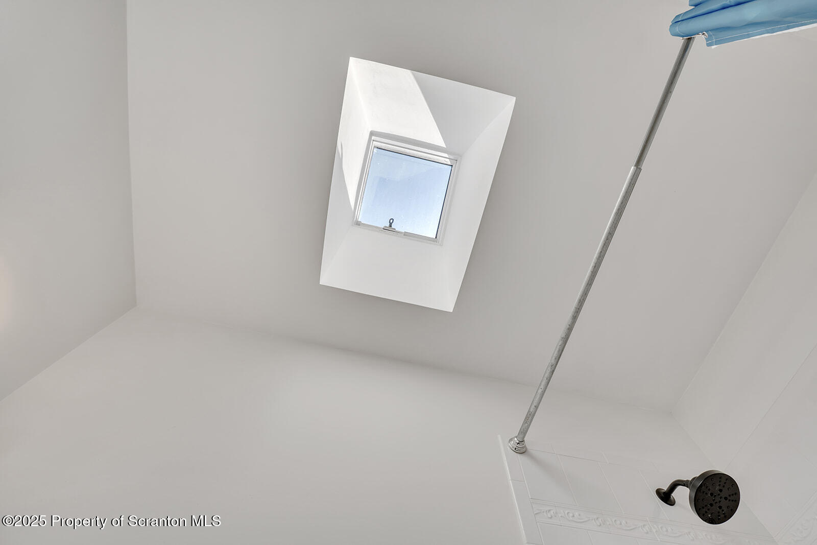 Tunkhannock, Pennsylvania 18657, United States, 4 Bedrooms Bedrooms, ,3 BathroomsBathrooms,Residential,Active,185156