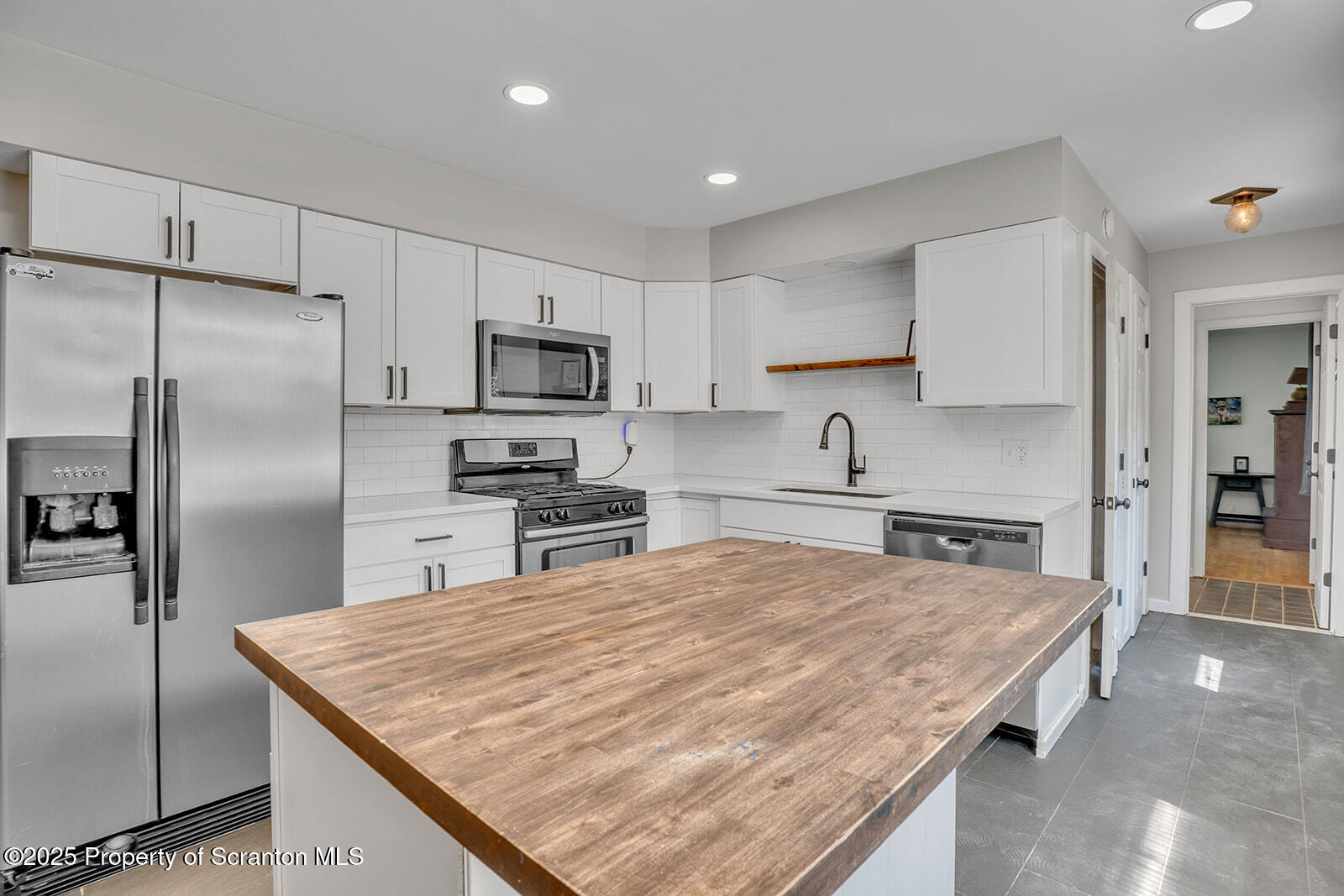 Tunkhannock, Pennsylvania 18657, United States, 4 Bedrooms Bedrooms, ,3 BathroomsBathrooms,Residential,Active,185156