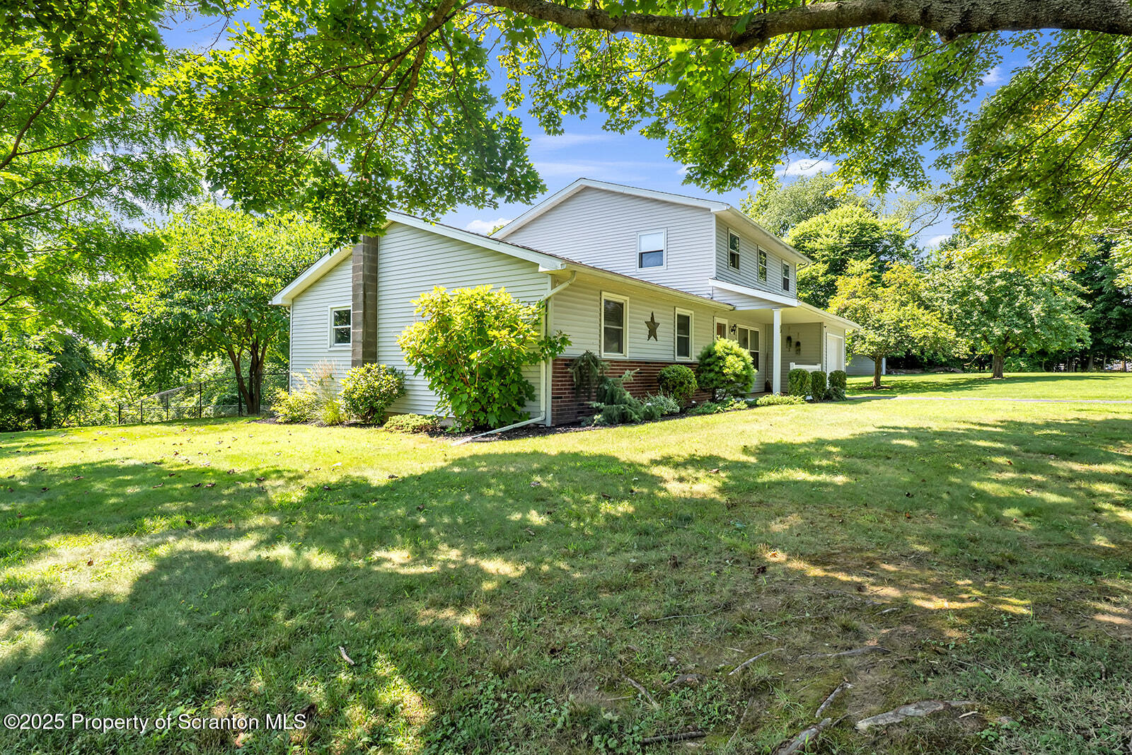 Tunkhannock, Pennsylvania 18657, United States, 4 Bedrooms Bedrooms, ,3 BathroomsBathrooms,Residential,Active,185156